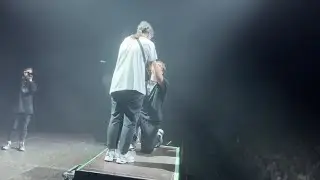 сделал предложение руки и сердца на концерте💞