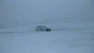 Mercedes benz ML 400 CDI, drift on fresh snow / дрифт на свежем снегу на ML 400 CDI