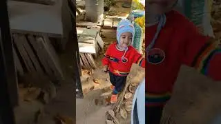 aaru mamaji se ghumne jaane ki jid kar rha h😃🤗