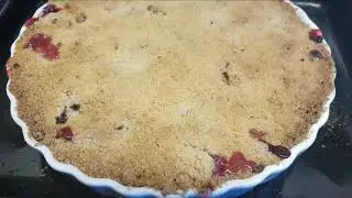 How to Bake Plum Crumble
