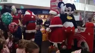 Santa comes to Douglas Court 2016