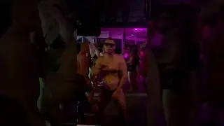 когда муж услышал топовую музыку и не удержался 😂😂😂