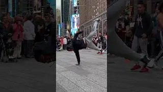 Times Square’s breakdance, New York City breakdancing! 