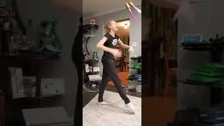 Rhythmic gymnastics training at home(5)