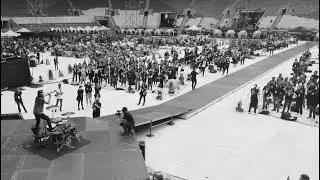 Can 1000 Musicians Keep A Beat? | Aric with Rockin1000