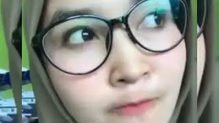 Tiktok Jilbab Cantik Bergoyang