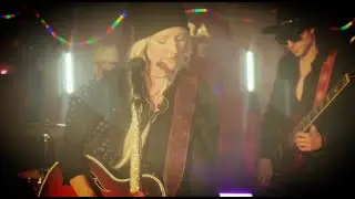 Trashy Annie - Drift Away (Official Music Video)