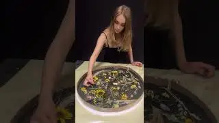 Стол из эпоксидной смолы и сухоцветов. Выкладка и заливка столешницы #resinart #столизсмолы #epoxy
