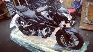 Bajaj Pulsar NS200 / Достаем из коробки!