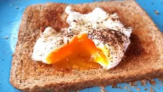Runny Poached Eggs for Breakfast! 