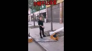 AmazingChina: Install Light Pole Like a Boss