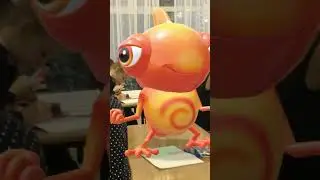 БОМЖ ТАНЦУЕТ НА СТОЛЕ У ПУТИНА