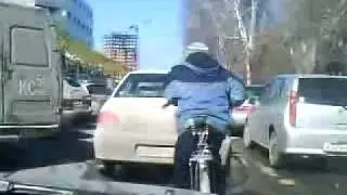 Веселый велосепедист