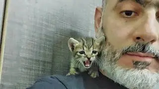ركب السماعة في اذنك ووطي الصوت 🙂