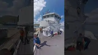 Menyambut kedatangan KRI Ahmad Yani di pelabuhan Gilimas