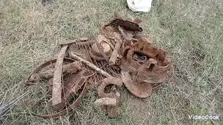 Металлокоп ОДНОЙ РУКОЙ. Копаю свалку СССР. Рекорд по найденному металлу.