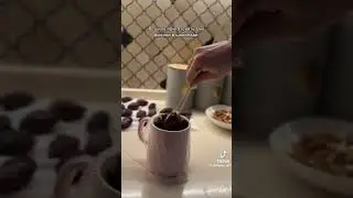 Финики в шоколаде: 😻😻😻