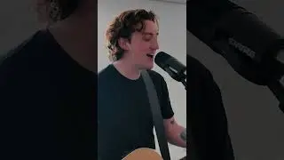 Jamie from Leaving Bordeaux performs his song On Fire at Ear Candy Sessions 🖤
