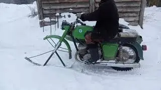 Мотоцикл иж на лыжах зимой, результат впечатляет 🔥😂