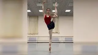 Maria Khoreva's impossible balance: Side Développé on pointes 😍🩰 
