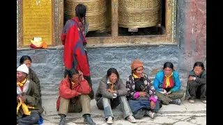 TIBET, Route Shigatse Shegar Monastère de Sakya