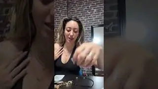 Καλό Μήνα ! Εννοείται σας έχω κωδικό Hot25 για -25% στο afroditipetrinoli.com καλές διακοπές 🐚