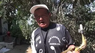 Homero Guingla, miembro de la banda local quien nos cuenta su trayectoria musical.
