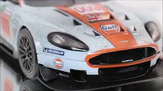 Scalextric 4316 Aston Martin Vantage GT3 Gulf Dirty Girl #009 Digital 132 / Analog