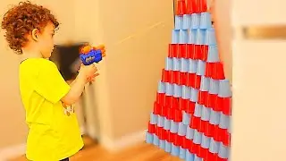 Gray and Mom Play with colored cups