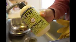 MRS MEYERS BAKING SODA CLEANER REVIEW