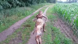 Zabawa w błocie