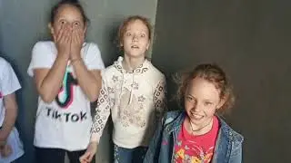 НАС ИСПУГАЛА  СТРАШНАЯ ДЕВОЧКА!!!!!