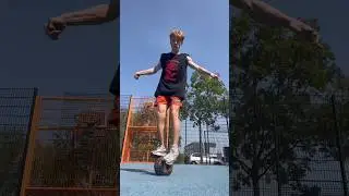 “1, 2 OR 3? 🤷‍♂️🔥” #shorts #fyp #backinthegame #football #trickshot #glitchinthegame #footbasket