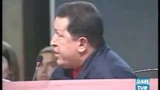El rey manda callar a Hugo Chavez - Why don't you shut up?