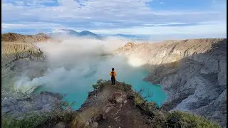 Kawah  Ijen Crater Banyuwangi Indonesia