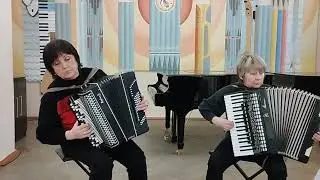 Г. Шахов "Попурри из вальсов Р. Штрауса",  исп. Гурина В. Л. и Галицкая Н. Н.
