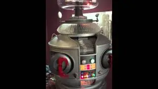 Lost in space robot( full size. )