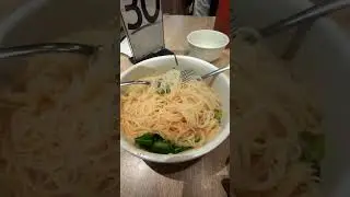 Bihun Ayam, tapi tanpa daging ayam @ Solaria 😁🤤