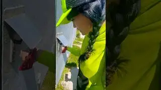 25 км до дачи. Первым делом проверяю свои цветочки) 
