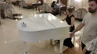 Queen. Bohemian Rhapsody. В исполнении Софии