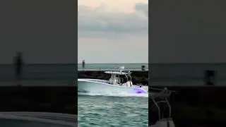 Amazingly fast boat leaves Haulover Inlet