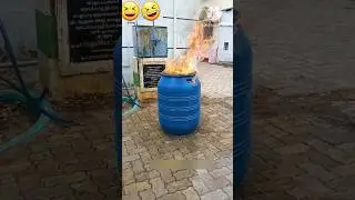 जलते हुए ड्राम लड़का कूद गया 