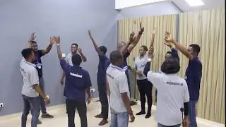 Human Knot Team Building Challenge