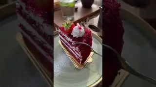 red velvet slice cake