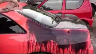 На машине проявляется рисунок при попадание на нее воды.... Гениально..
