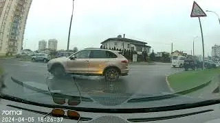 Что в голове у этого водителя
