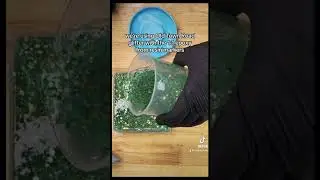Creating a Highland Cow Coaster #resin #resinart #epoxy #epoxyresin #glitter