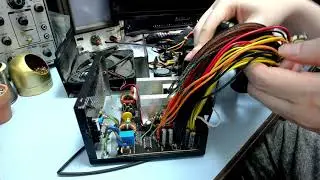The FSP HyperK HP600S with a missing HDD power cable