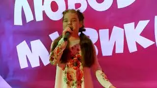 Ксенія Мороз - " Незламна"