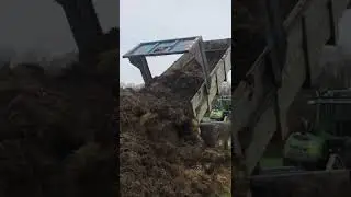 Вывоз органических удобрений во Франции